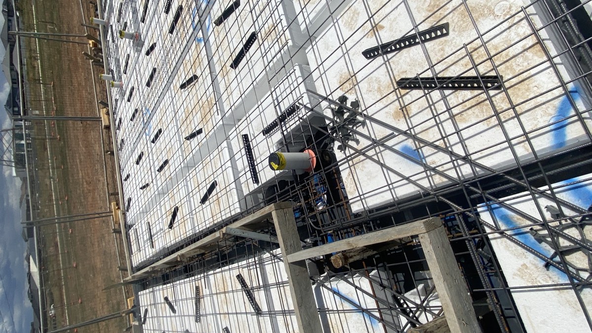 Re-entrant reinforcement not installed, recorded during a slab pre-pour inspection in Oran Park